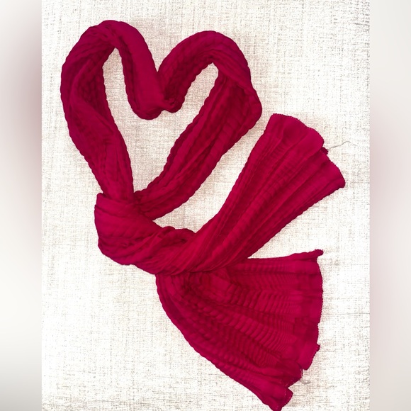 Bright Pink Textured Scarf Wrap Lightweight Ribbed Shawl Pleated One Size - Picture 2 of 5